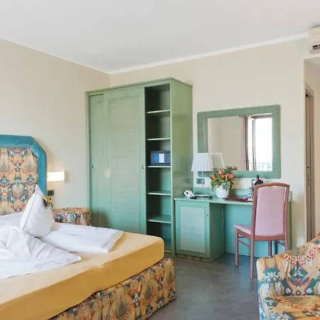 Augusta Hotel 3*