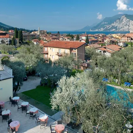 Augusta Hotel 3*