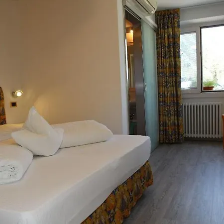 Augusta 3*
